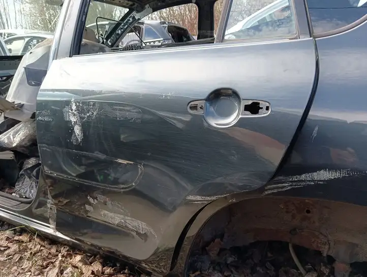 Toyota RAV 4 (XA30) (2006 - 2016) Задняя дверь — фото 2