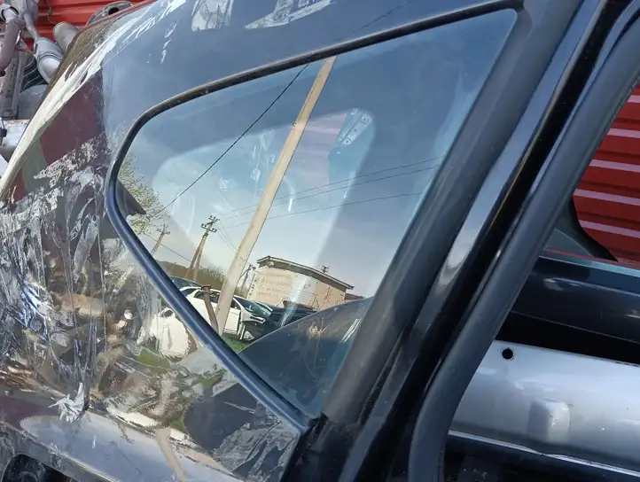 Nissan Qashqai (2006 - 2010) E643R00048 Заднее боковое стекло — фото 1