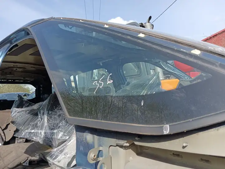 Citroen C4 Grand Picasso (2013 - 2016) Треугольное стекло кузова — фото 2