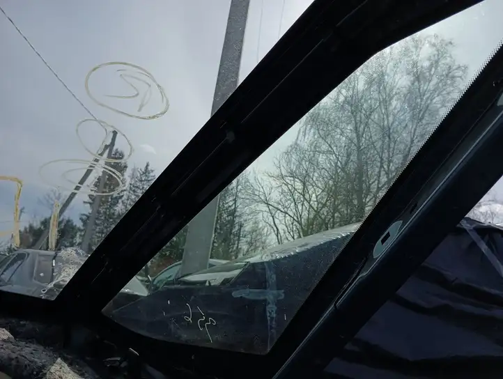 Citroen C4 Grand Picasso (2013 - 2016) Треугольное стекло кузова — фото 3