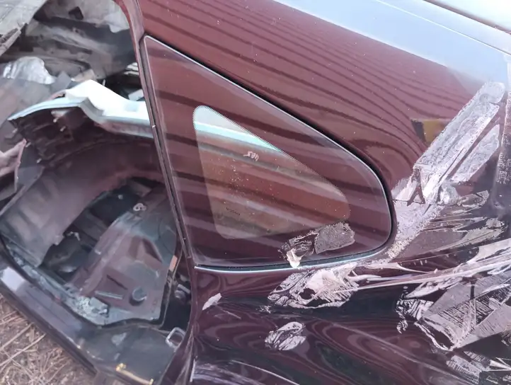 Nissan Qashqai (2006 - 2010) E643R00048 Заднее боковое стекло — фото 1