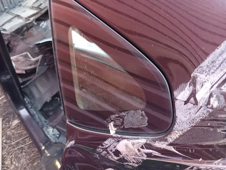 Nissan Qashqai (2006 - 2010) E643R00048 Заднее боковое стекло — фото 3