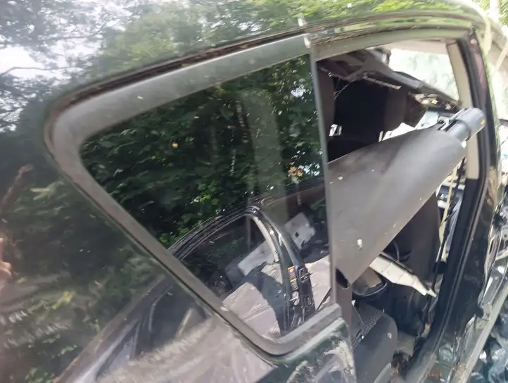 Toyota Corolla Verso AR10 (2004 - 2009) Заднее боковое стекло — фото 2