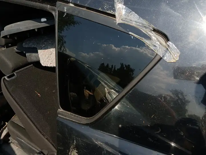 Toyota Corolla Verso AR10 (2004 - 2009) Заднее боковое стекло — фото 3