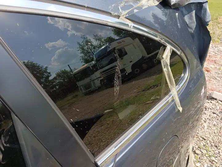 Honda CR-V (2006 - 2009) Заднее боковое стекло — фото 3