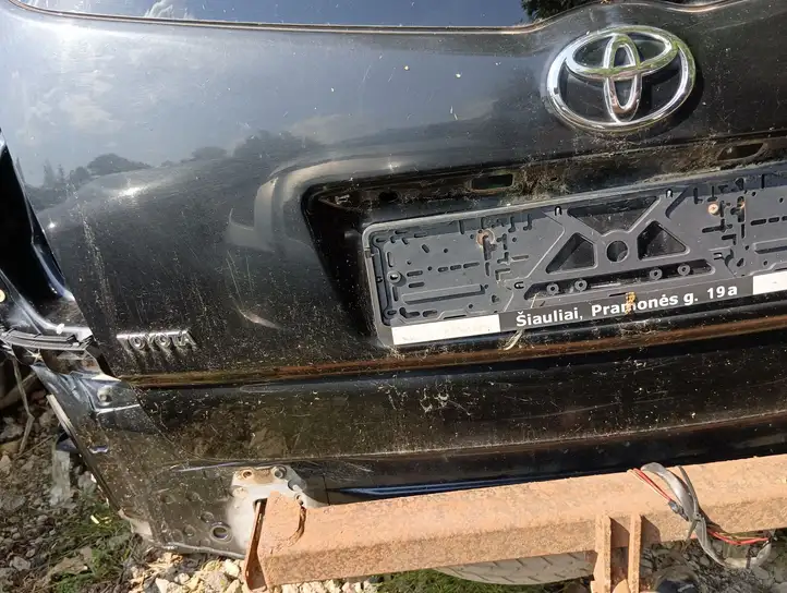 Toyota Corolla Verso AR10 (2004 - 2009) Крышка багажника — фото 2