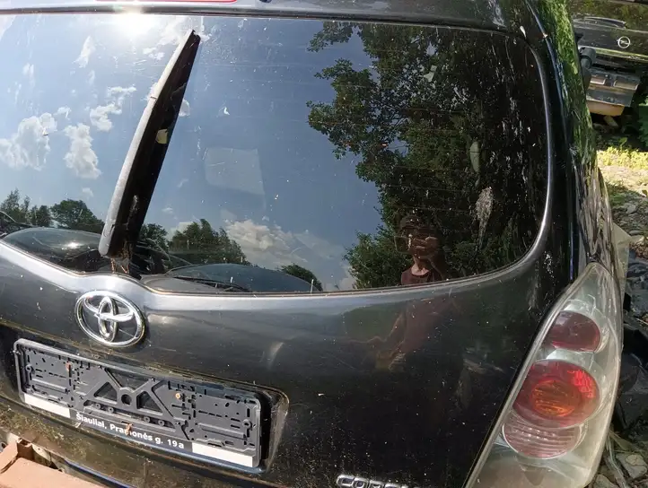 Toyota Corolla Verso AR10 (2004 - 2009) Крышка багажника — фото 4
