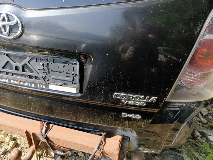 Toyota Corolla Verso AR10 (2004 - 2009) Крышка багажника — фото 5