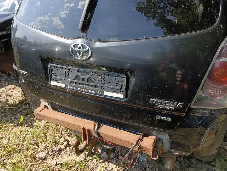 Toyota Corolla Verso AR10 (2004 - 2009) Крышка багажника — фото 6