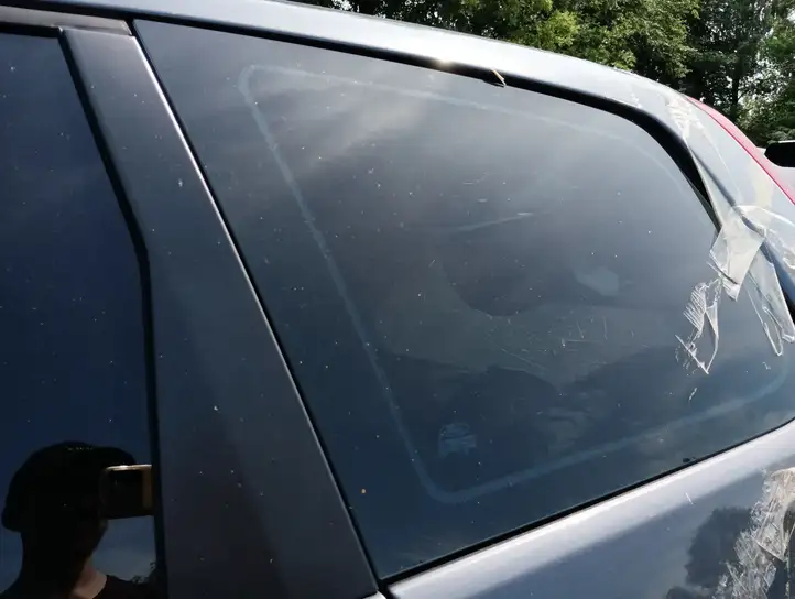 Ford C-MAX II (2010 - 2015) Заднее боковое стекло — фото 2