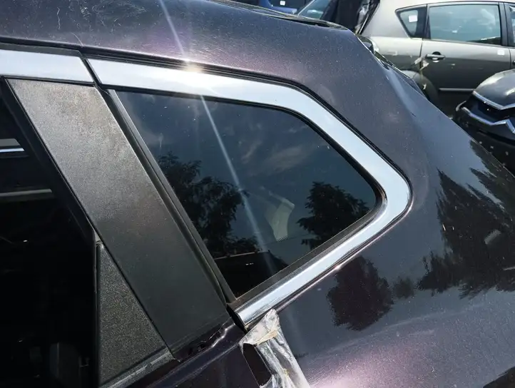 Nissan Qashqai (2013 - 2017) Заднее боковое стекло — фото 2