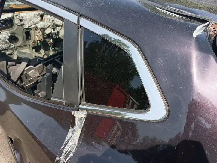 Nissan Qashqai (2013 - 2017) Заднее боковое стекло — фото 3