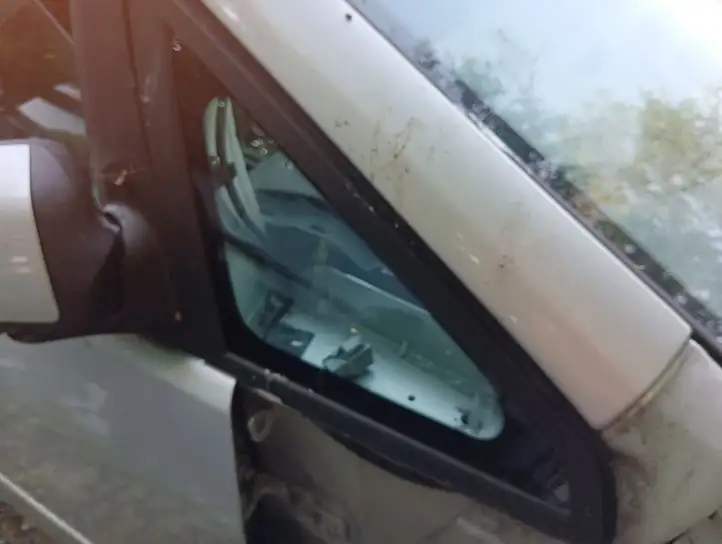 Ford Focus C-MAX (2003 - 2010) Треугольное стекло кузова — фото 4