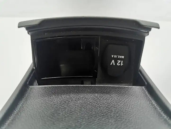 Mercedes-Benz B-class W246 (2011 - 2014) A2466800250 Розетка 12V (задняя) — фото 5