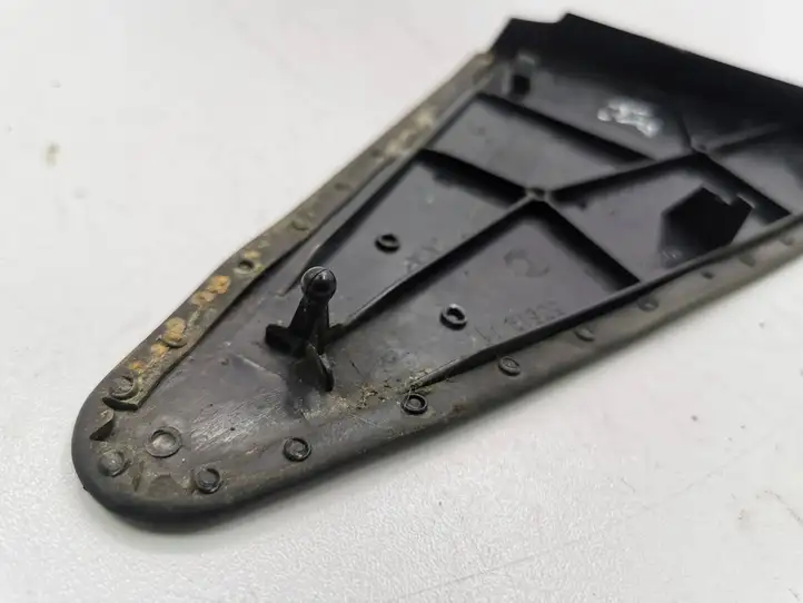 Toyota Corolla Verso AR10 (2004 - 2009) 601180F010 Накладка стекла передней двери — фото 5