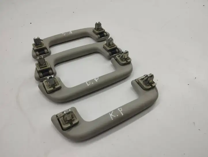 Toyota Auris 150 (2006 - 2012) 6746838010 Комплект потолочных ручек — фото 3