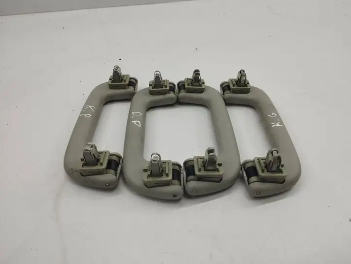 Toyota Auris 150 (2006 - 2012) 6746838010 Комплект потолочных ручек — фото 5
