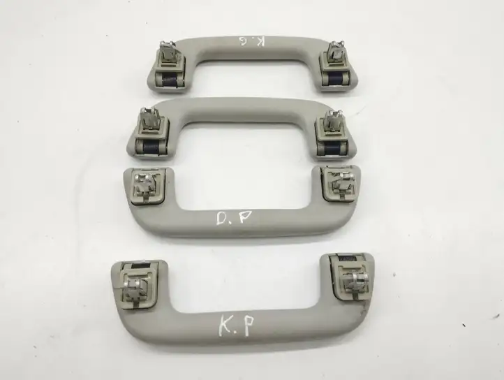 Toyota Auris 150 (2006 - 2012) 6746838010 Комплект потолочных ручек — фото 6