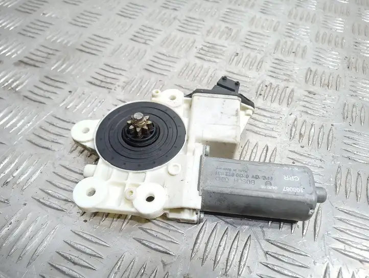 Toyota Corolla E120 E130 (2004 - 2007) 991668104 Стеклоподъемник задней двери — фото 2
