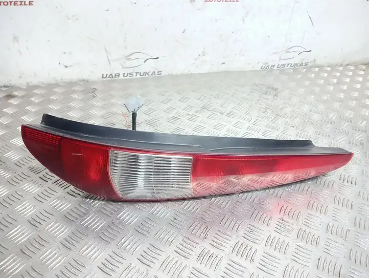 Ford Mondeo Mk III (2000 - 2007) 1S7113404C Задний фонарь в кузове — фото 1