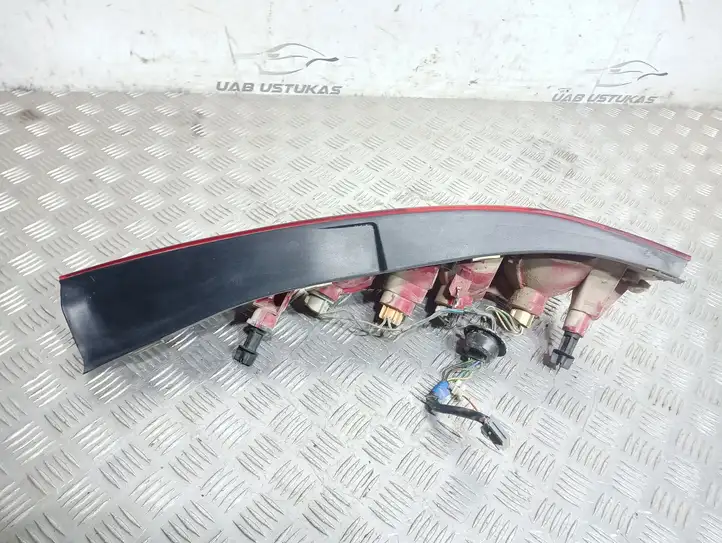 Ford Mondeo Mk III (2000 - 2007) 1S7113404C Задний фонарь в кузове — фото 2