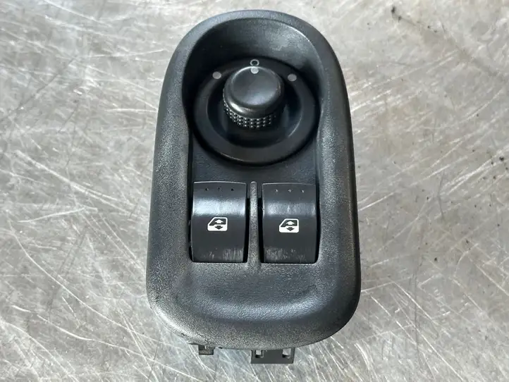 Renault Master III (2010 - ) 8200637849 Кнопка стеклоподъемников — фото 4