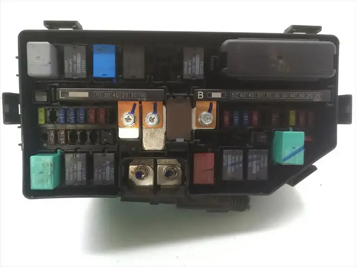 Honda Civic IX (2011 - 2017) TV1-E010-EO Блок предохранителей — фото 4