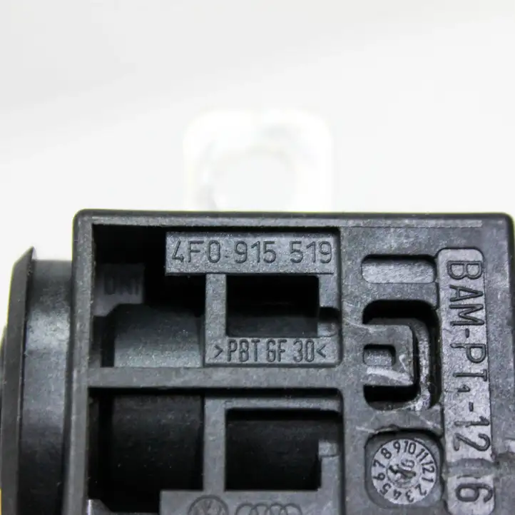 Audi A6 S6 C6 4F (2004 - 2008) 4F0915519 Реле защиты аккумулятора — фото 5