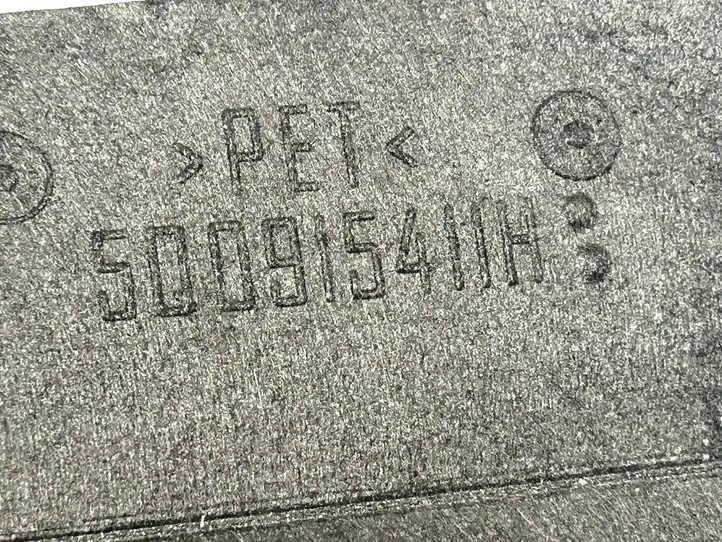 Volkswagen Golf VII (2013 - 2019) 5Q0915411H Крышка ящика аккумулятора — фото 3
