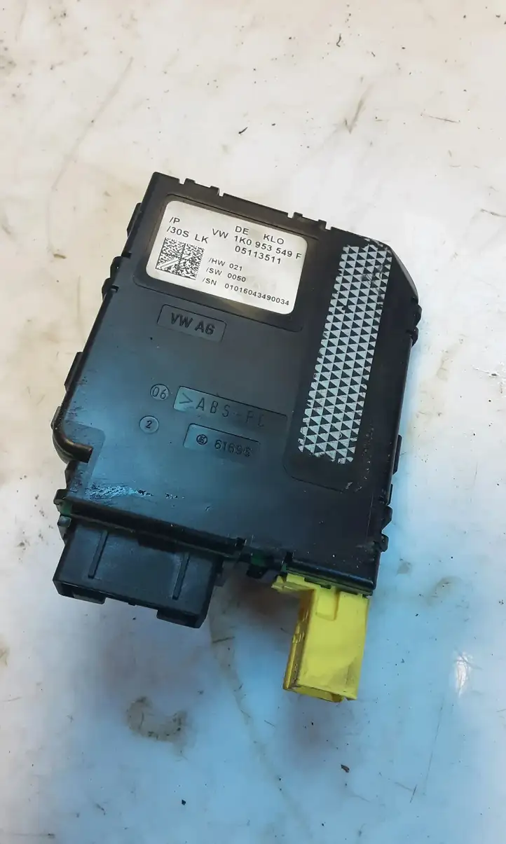 Audi A3/S3 8P (2004 - 2008) 1K0953549F Датчик угла поворота руля — фото 1