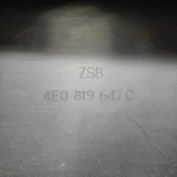 Audi A8 S8 D3 4E (2007 - 2010) 4E0819979D Крышка микрофильтра воздуха — фото 3