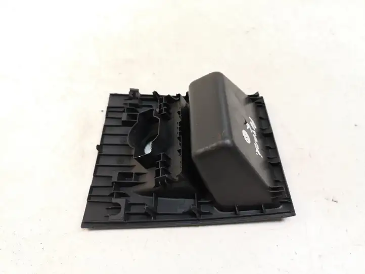 Opel Zafira B (2006 - 2008) 13162600 Накладка заднего прикуривателя — фото 2