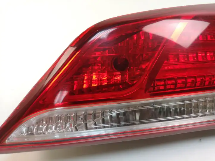 Hyundai i40 (2011 - ) 924043Z300 Задний фонарь в крышке багажника — фото 6