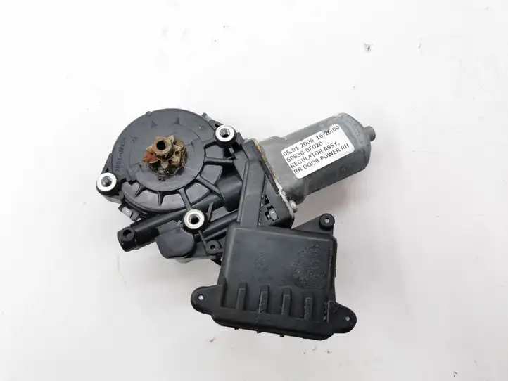 Toyota Corolla Verso AR10 (2004 - 2009) 698300F020 Стеклоподъемник задней двери — фото 3