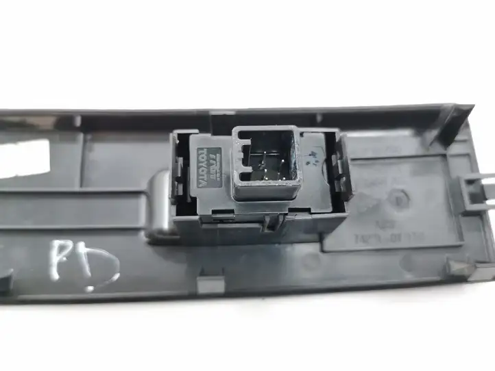 Toyota Corolla Verso AR10 (2004 - 2009) 742310F030 Блок кнопок стеклоподъемников — фото 3