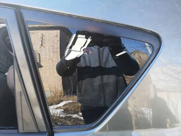 Toyota Corolla Verso AR10 (2004 - 2009) Заднее боковое стекло — фото 1