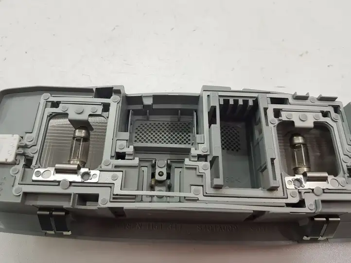Citroen C-Crosser (2007 - 2013) 8401A009ZZ014ZZ Передняя подсветка — фото 4