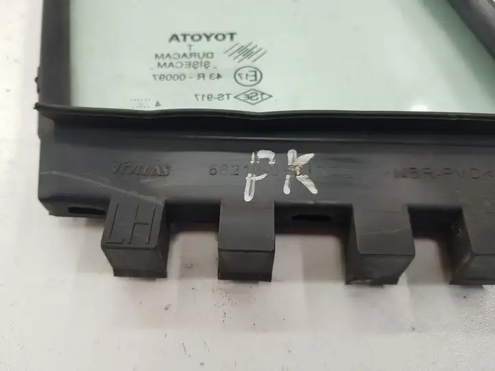 Toyota Corolla Verso AR10 (2004 - 2009) 682160F010 Форточка двери — фото 4