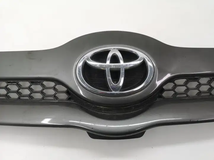 Toyota Corolla Verso AR10 (2004 - 2009) 531110F020 Верхняя решетка радиатора — фото 11