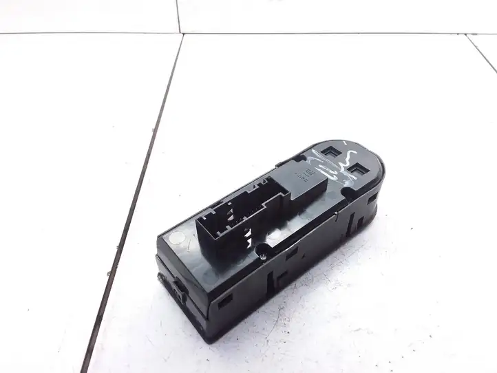 Opel Astra H (2004 - 2009) 13228705 Кнопка стеклоподъемников — фото 4