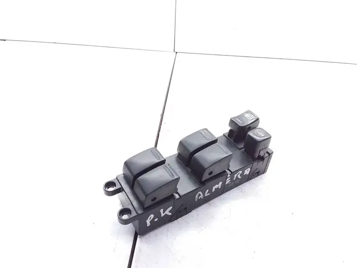 Nissan Almera N16 (2000 - 2010) Кнопка стеклоподъемников — фото 1