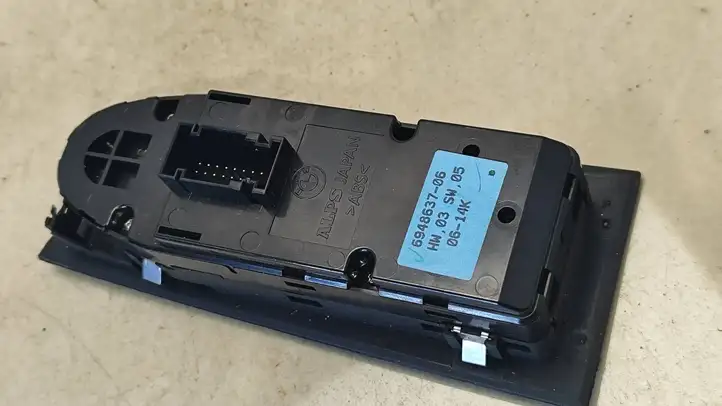 BMW 3 E90 E91 (2005 - 2012) 6948637 Кнопка стеклоподъемников — фото 1
