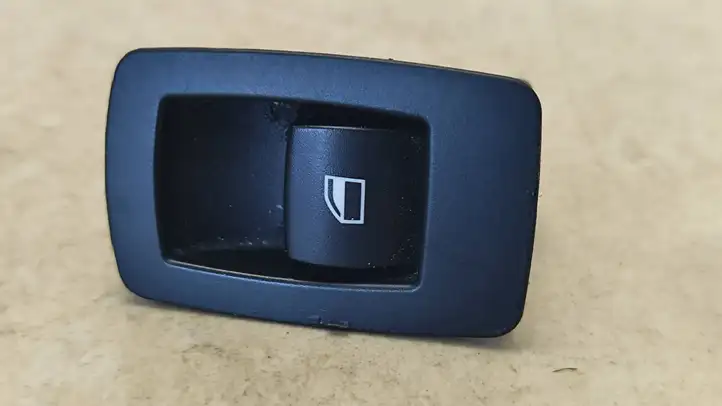 BMW 3 E90 E91 (2005 - 2012) 6945874 Кнопка стеклоподъемников — фото 1