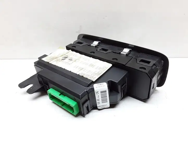 Volvo XC90 (2006 - 2014) 30773895 Кнопка стеклоподъемников — фото 2