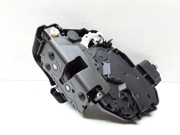 Volvo V70 (2007 - 2013) 31253920 Замок задней двери — фото 3