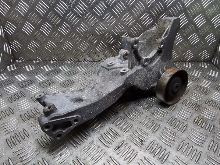 Audi A4 S4 B7 8E 8H (2004 - 2009) 06D903143D Кронштейн генератора — фото 1