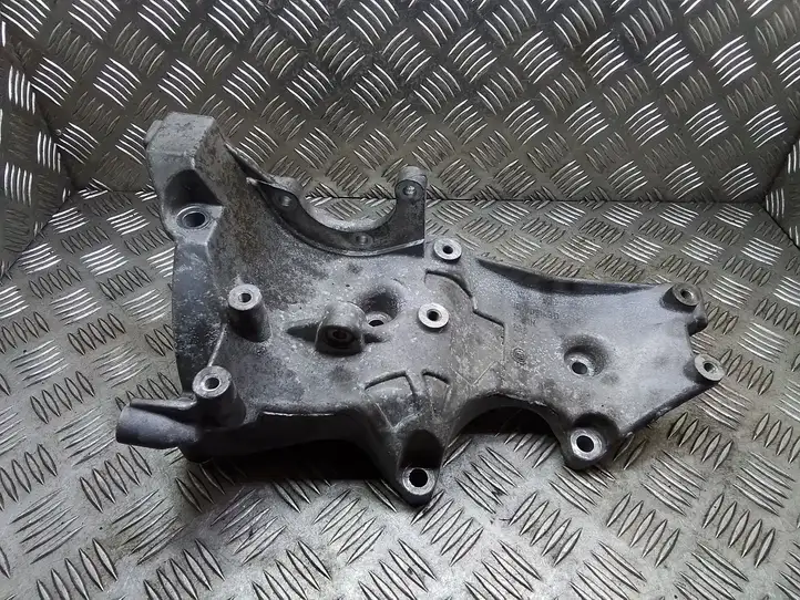 Audi A4 S4 B7 8E 8H (2004 - 2009) 06D903143D Кронштейн генератора — фото 4