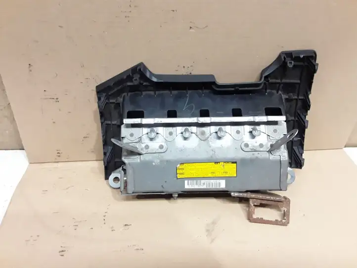 Toyota Avensis T270 (2009 - 2012) 7390005030 Коленная подушка безопасности — фото 2