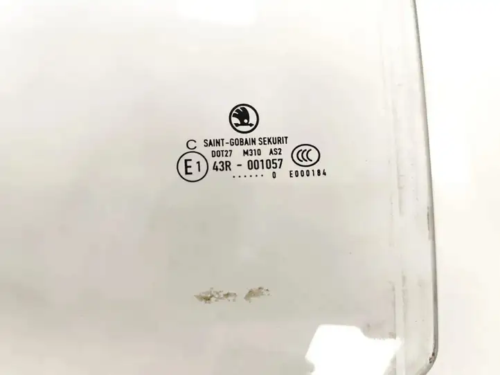 Skoda Fabia Mk2 (5J) (2007 - 2014) E143R-001057 Стекло задней двери — фото 5
