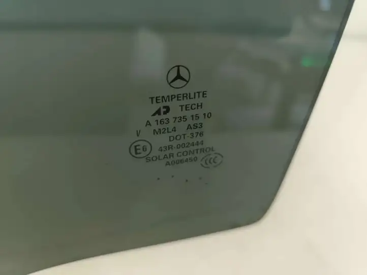 Mercedes-Benz ML W163 (1997 - 2005) A1637351510 Стекло задней двери — фото 5